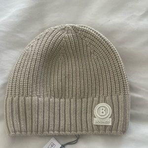 Bogner- Skull ribbed hat